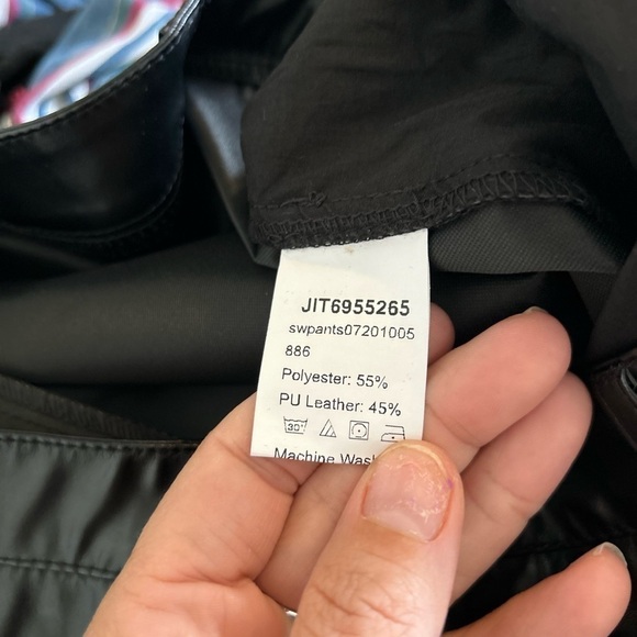 Shein faux leather jogger pants large - Picture 5 of 8